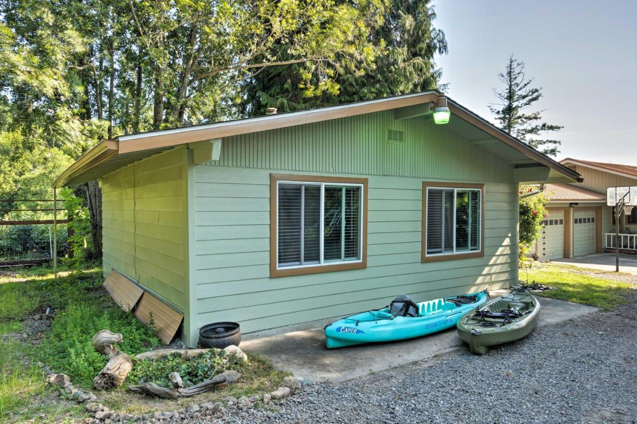 Quaint Riverside Reprieve With Kayaks And Floats! Brookings Exterior foto