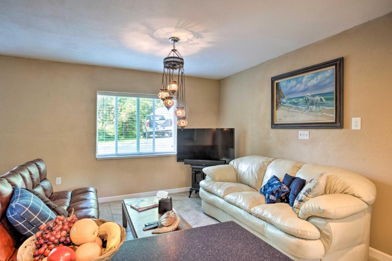Quaint Riverside Reprieve With Kayaks And Floats! Brookings Exterior foto